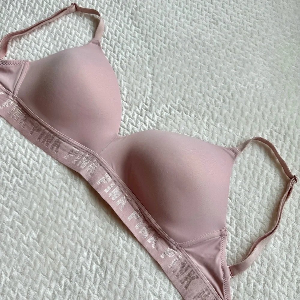 Victoria's Secret PINK Wear Everywhere Wireless Lightly Lined Bra 32DD Pink Logo